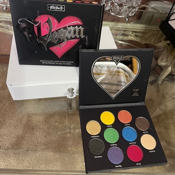 Kat Von D Other - Kat Von D Vegan Love Eyeshadow Palette ❤️